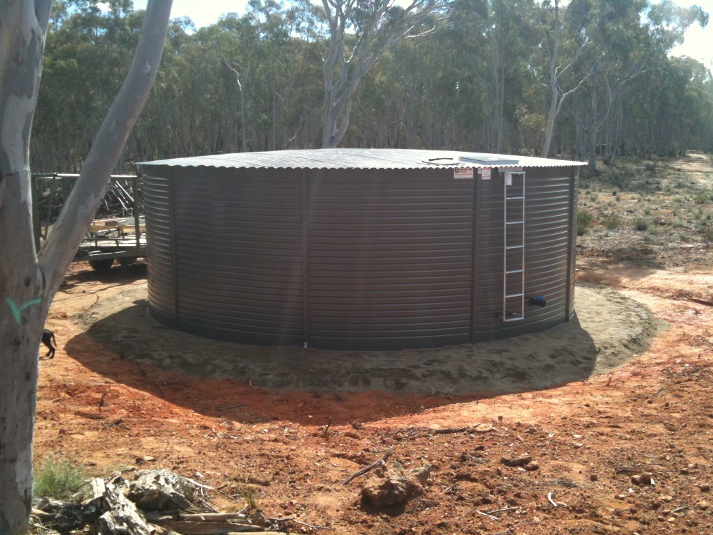 Large-steel-water-tank-Country-install
