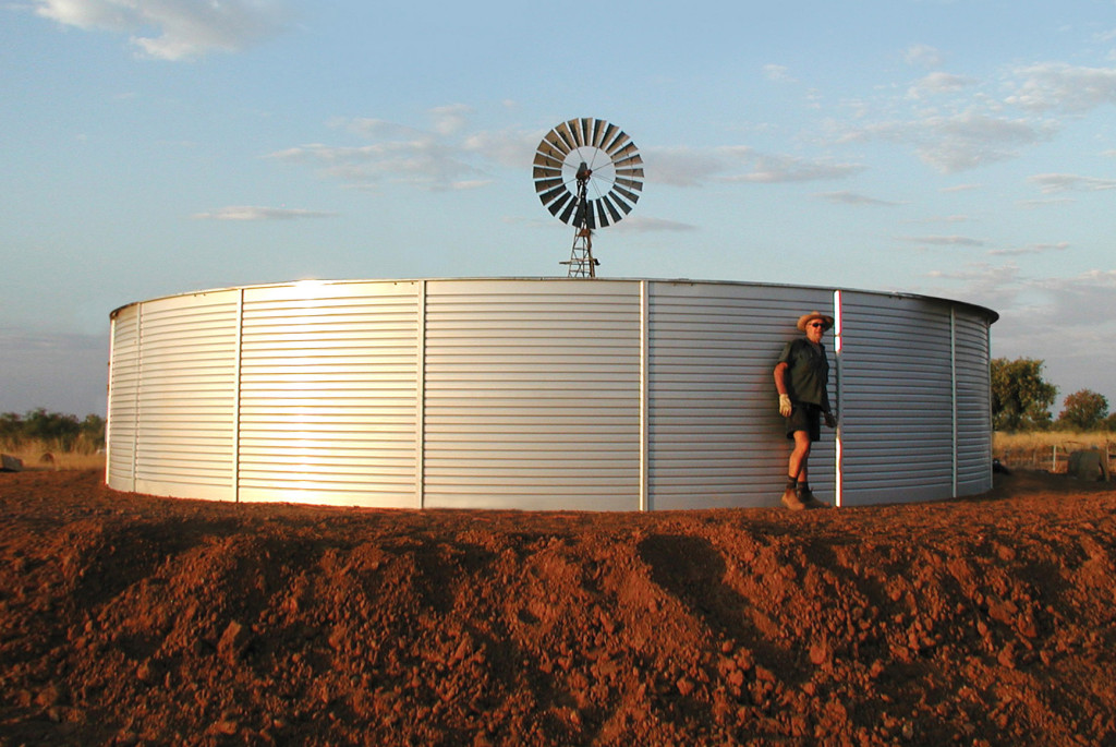 Outback Pioneer farm Water tank